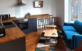 Salts House - Contemporary Apartments In Saltaire - Free On-Street Parking